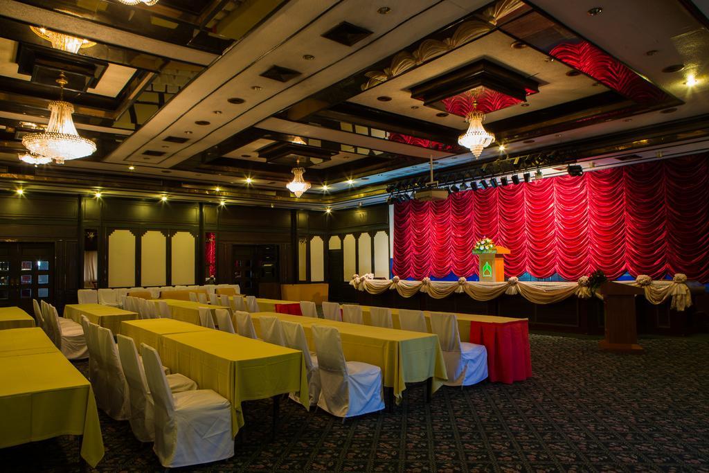 Amarin Nakorn Hotel 피차눌로크 외부 사진