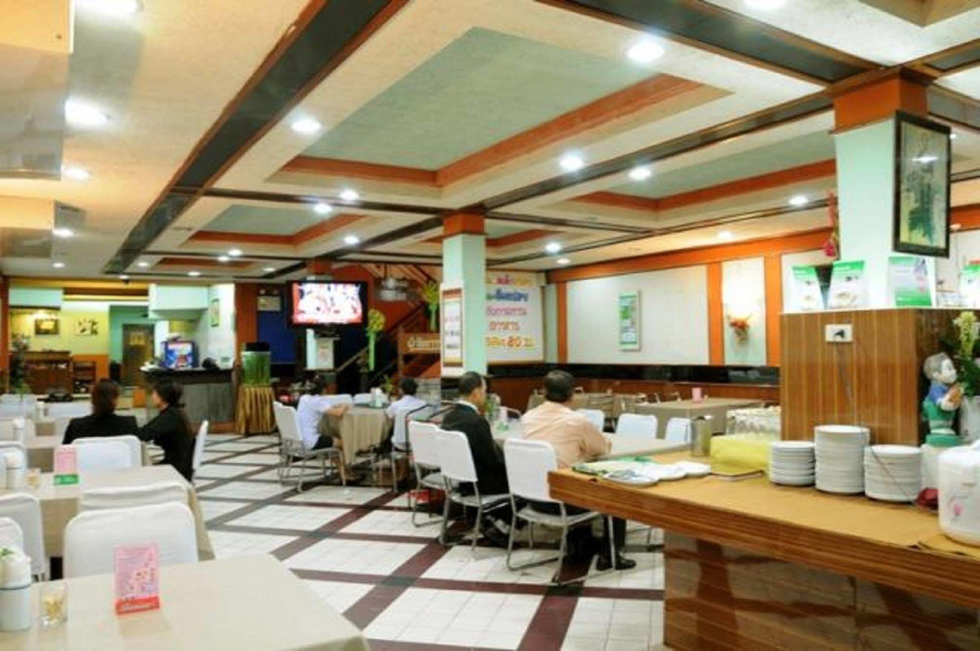 Amarin Nakorn Hotel 피차눌로크 외부 사진