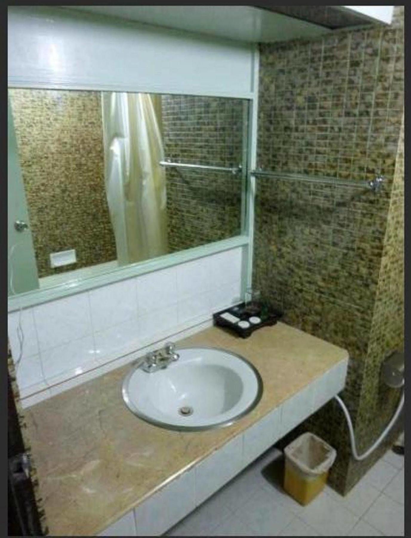 Amarin Nakorn Hotel 피차눌로크 외부 사진